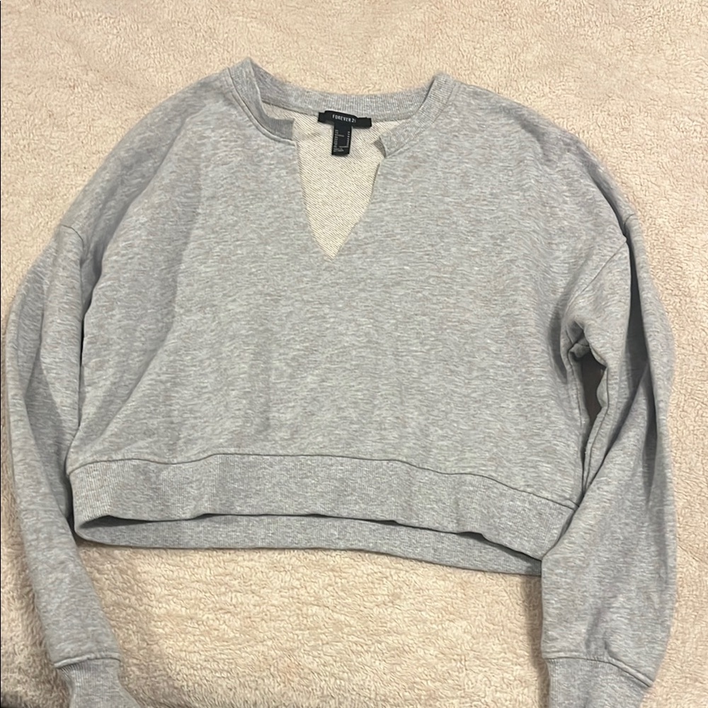 Forever 21 Gray Cropped Sweatshirt